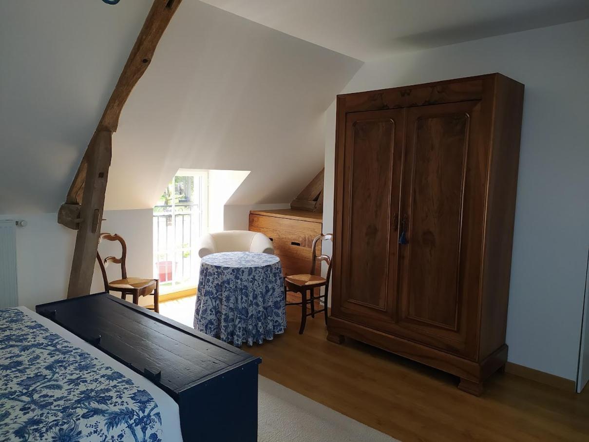 Les Ormeaux Hotel Oisly Buitenkant foto