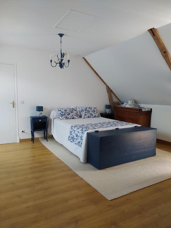 Les Ormeaux Hotel Oisly Buitenkant foto